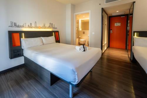 Habitación Familiar del hotel Easyhotel Barcelona Fira. Foto 11