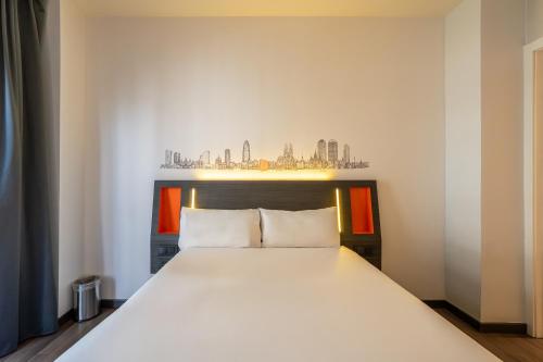 Habitación Familiar del hotel Easyhotel Barcelona Fira. Foto 14