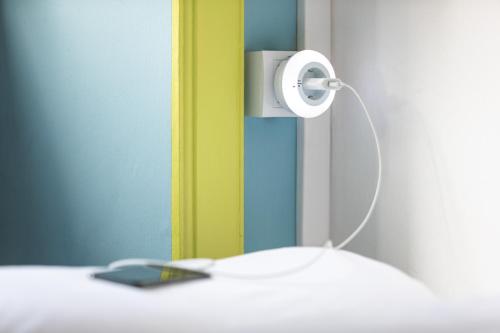 Cama en habitación compartida mixta de 6 camas del hotel Patio - Adults Only. Foto 3