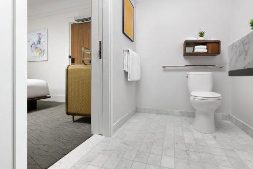 Habitación adaptada para personas con movilidad reducida - Cama grande del hotel Hotel Seville NoMad - The Unbound Collection by Hyatt. Foto 1