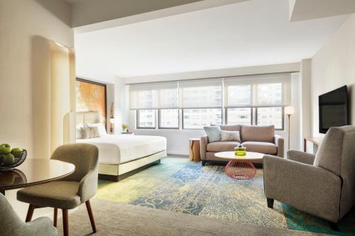 Suite Junior del hotel The Gardens Sonesta ES Suites New York. Foto 3