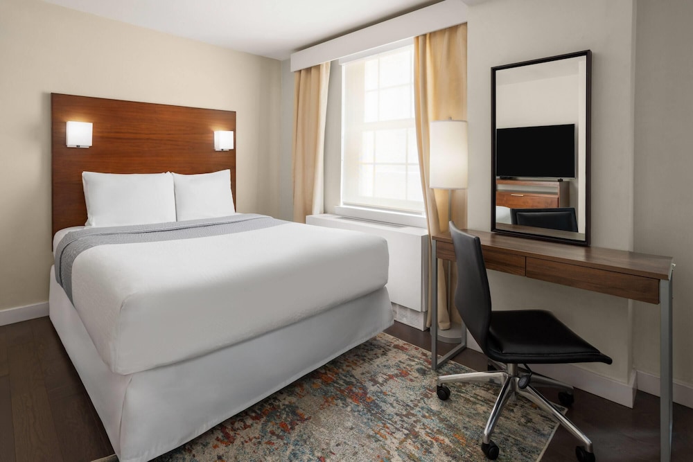 Estudio, 1 cama de matrimonio, accesible para personas con discapacidad (Apartment, Roll - In Shower) del hotel The Beekman Tower, Trademark Collection by Wyndham. Foto 1