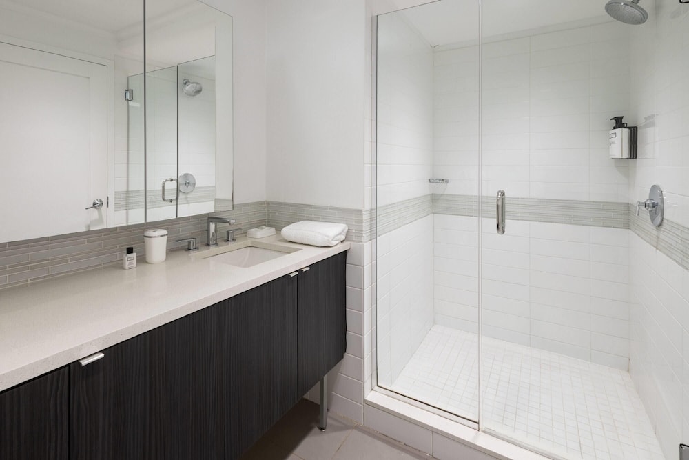 Apartamento, 4 habitaciones, no fumadores (Penthouse) del hotel The Beekman Tower, Trademark Collection by Wyndham. Foto 17