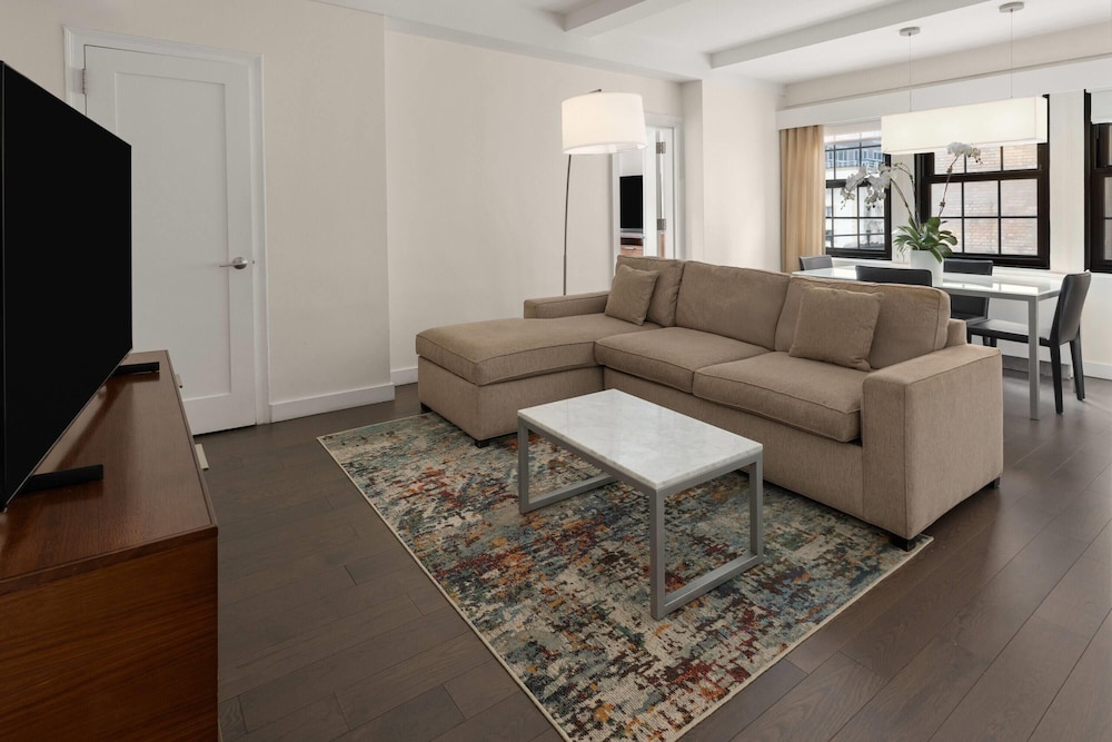 Apartamento, 1 habitación, no fumadores (Wellness) del hotel The Beekman Tower, Trademark Collection by Wyndham. Foto 2