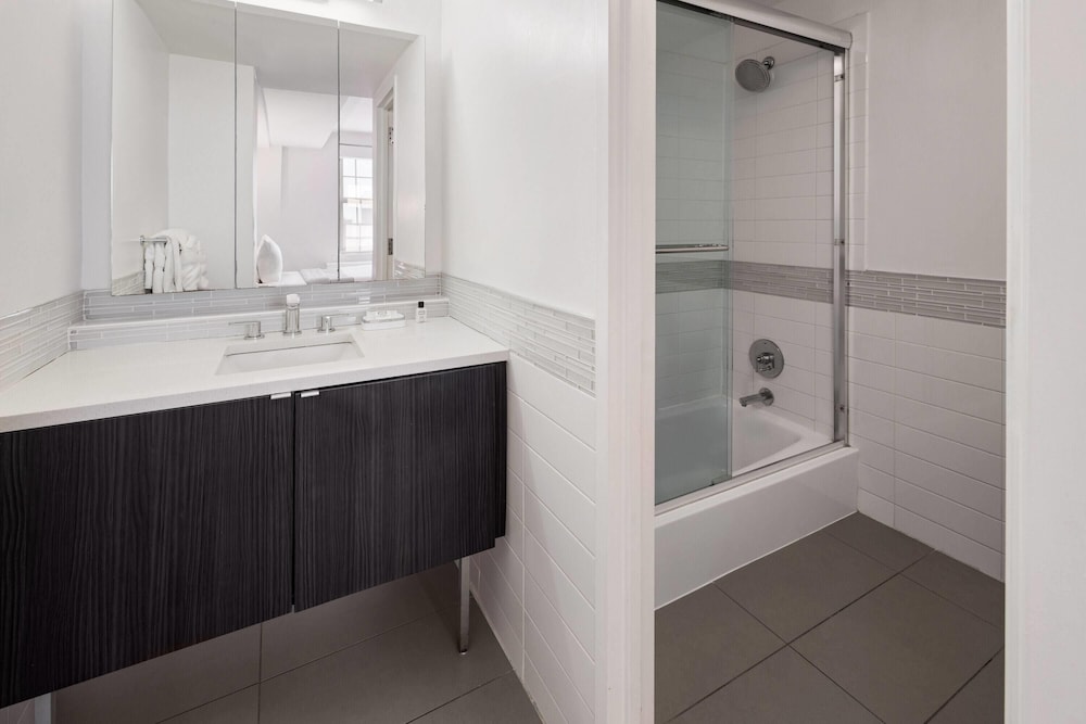 Apartamento, 1 habitación, no fumadores (Wellness) del hotel The Beekman Tower, Trademark Collection by Wyndham. Foto 8