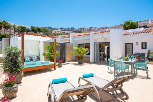 1 Bedroom Bungalow with Extra Large Chill out Terrace del hotel Haciendas Village Tenerife. Foto 6
