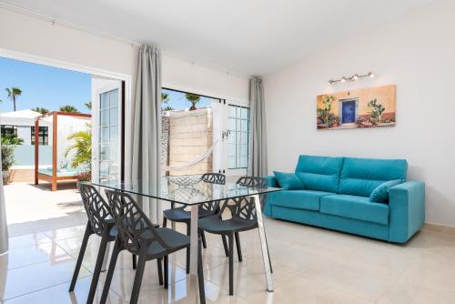1 Bedroom Bungalow with Extra Large Chill out Terrace del hotel Haciendas Village Tenerife. Foto 11