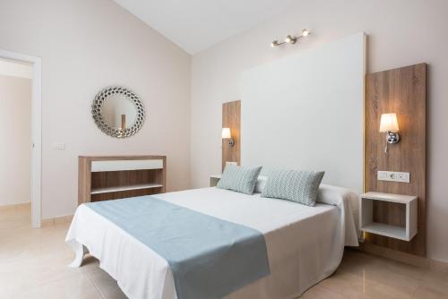 1 Bedroom Bungalow with Extra Large Chill out Terrace del hotel Haciendas Village Tenerife. Foto 19