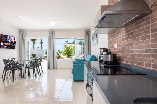 1 Bedroom Bungalow with Extra Large Chill out Terrace del hotel Haciendas Village Tenerife. Foto 22