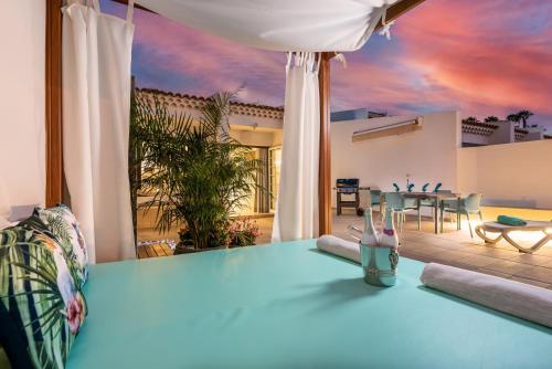 1 Bedroom Bungalow with Extra Large Chill out Terrace del hotel Haciendas Village Tenerife. Foto 24
