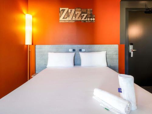Habitación Doble Estándar del hotel Ibis Budget Madrid Centro Lavapies. Foto 8