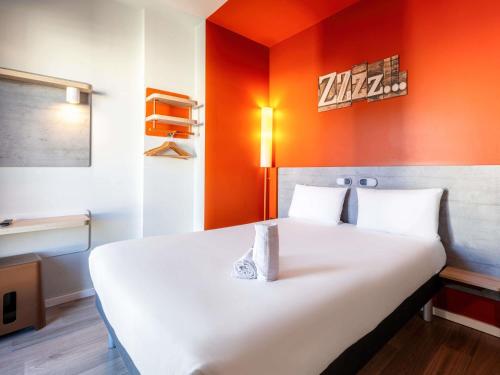 Habitación Doble Estándar del hotel Ibis Budget Madrid Centro Lavapies. Foto 9