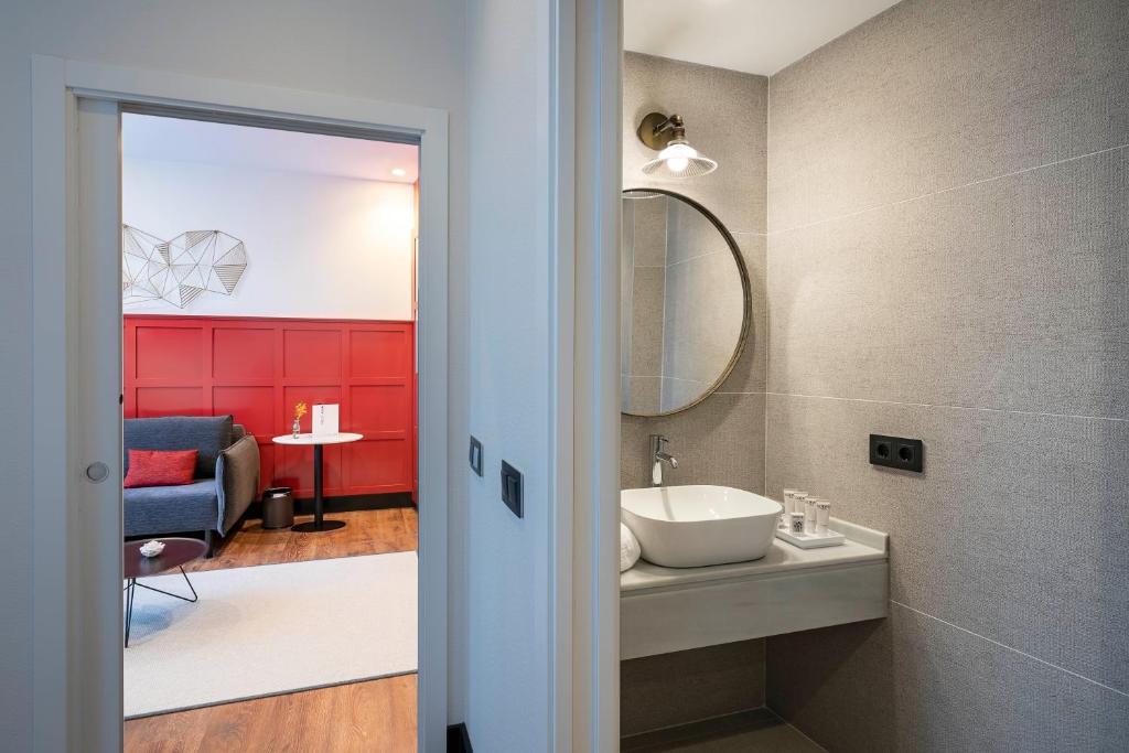 Junior suite Vista Rio del hotel Vincci Consulado De Bilbao. Foto 1