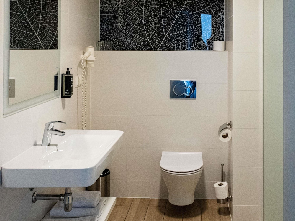Habitación estándar con 1 cama doble para 1 o 2 personas del hotel Ibis Styles Bialystok. Foto 2
