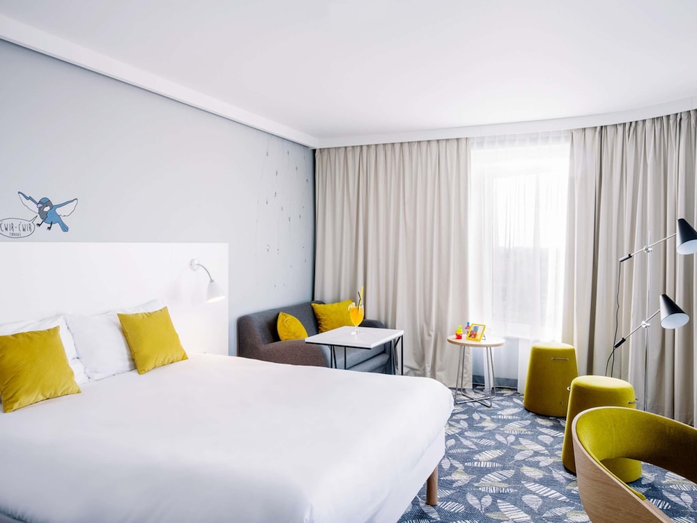 Habitación estándar con 1 cama doble y sofá para 1 o 2 personas del hotel Ibis Styles Bialystok. Foto 4