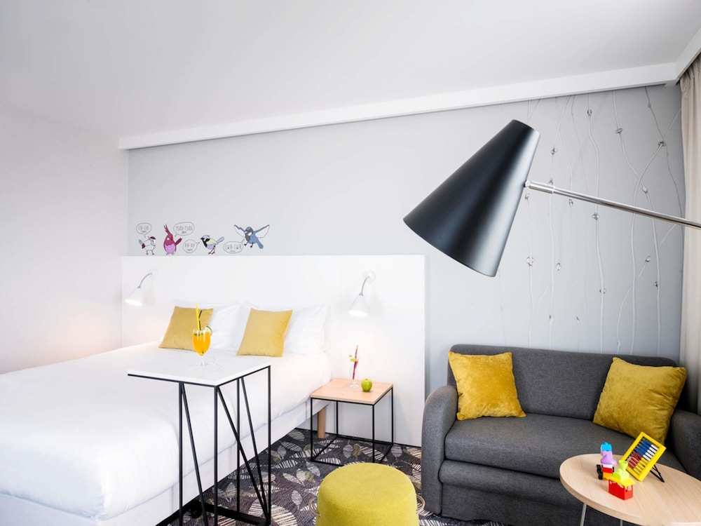 Habitación estándar con 1 cama doble y sofá para 1 o 2 personas del hotel Ibis Styles Bialystok. Foto 5