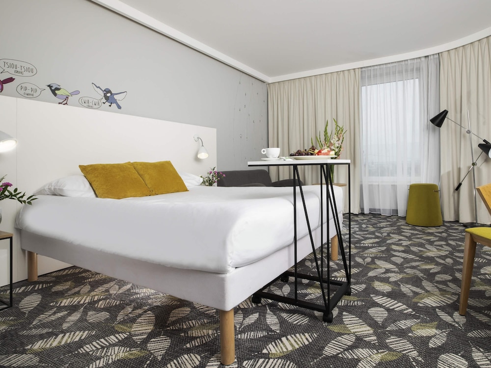 Habitación estándar con 1 cama doble y sofá para 1 o 2 personas del hotel Ibis Styles Bialystok. Foto 10
