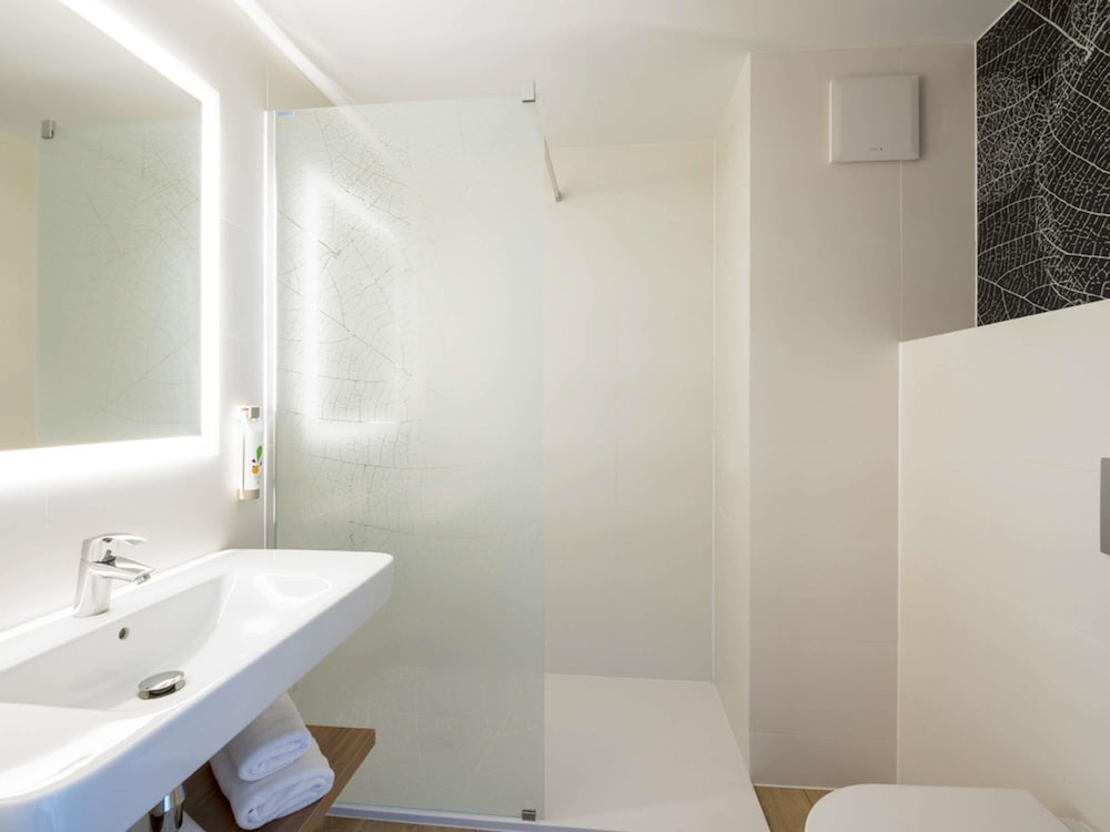 Suite Familiar Estándar del hotel Ibis Styles Bialystok. Foto 5