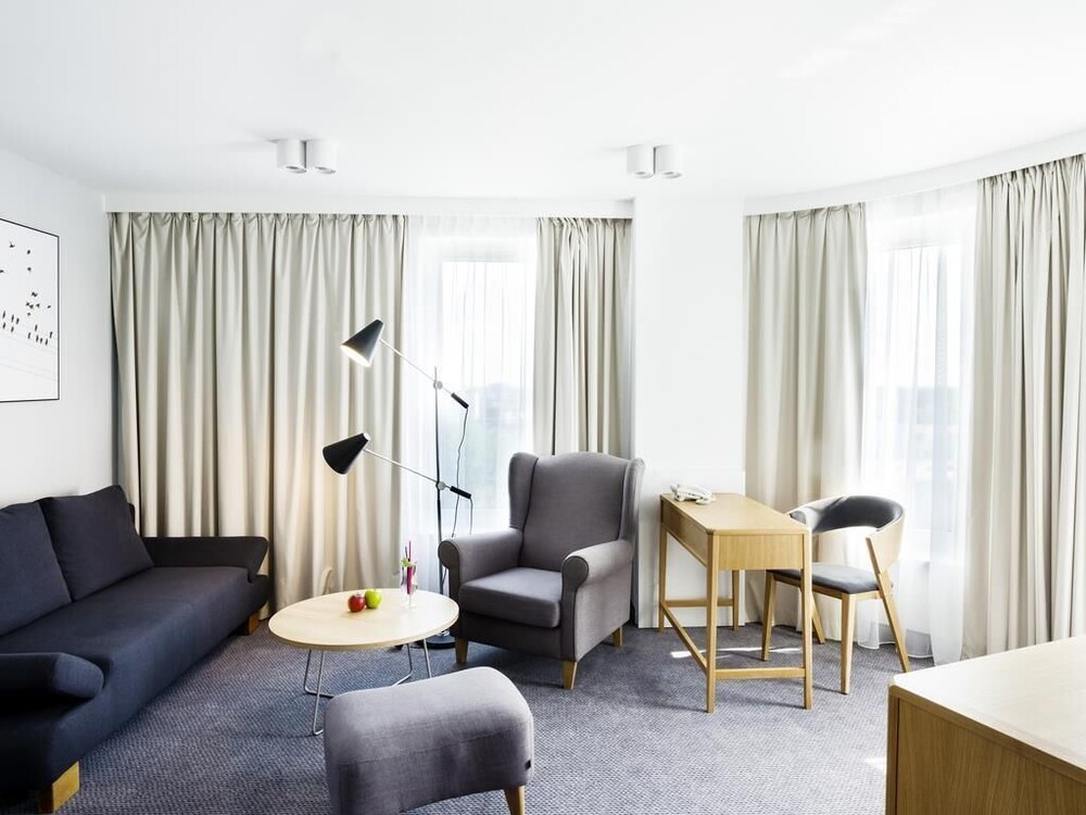 Suite Familiar Estándar del hotel Ibis Styles Bialystok. Foto 12