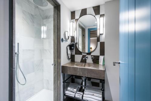 Habitación Triple del hotel Intelier Casa De Indias. Foto 11