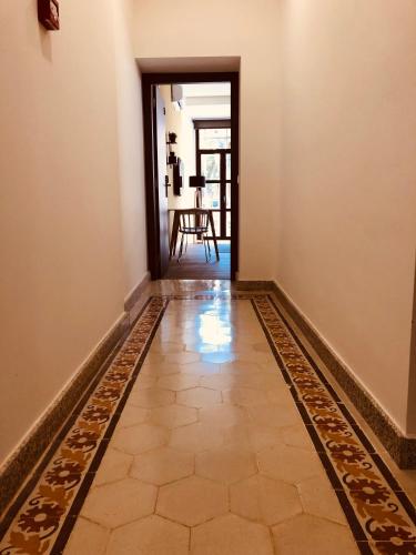 Apartamento con balcón del hotel Apartamentos AL-QAZERES LUXURY La Concepción. Foto 3