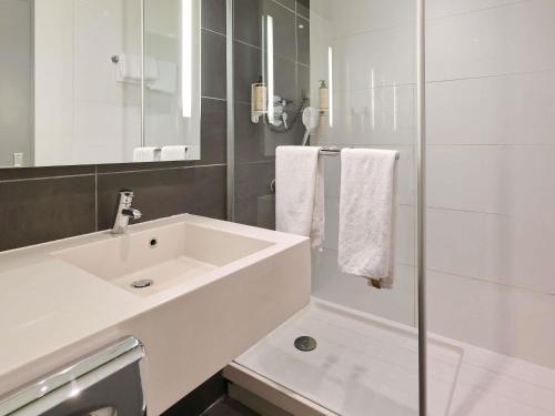 Habitación Superior Doble del hotel Mercure Grenoble Centre President. Foto 1