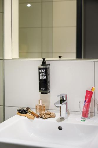 Habitación Doble Estándar del hotel Ibis Styles Budapest Airport. Foto 4