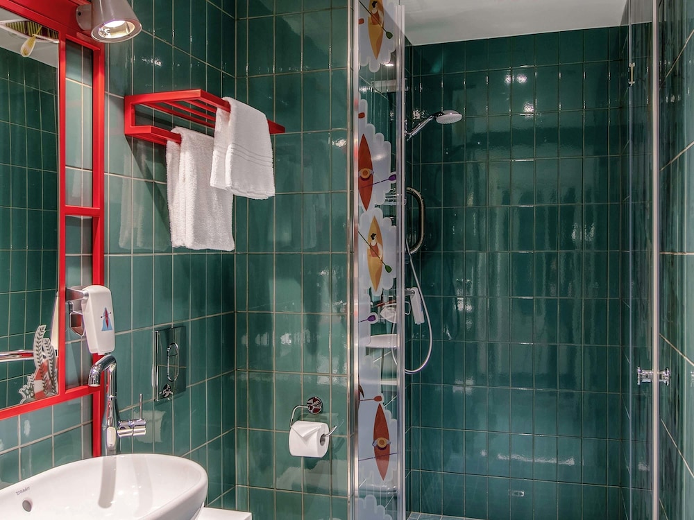 Habitación estándar con 2 camas individuales del hotel Ibis Styles Warszawa Centrum. Foto 5