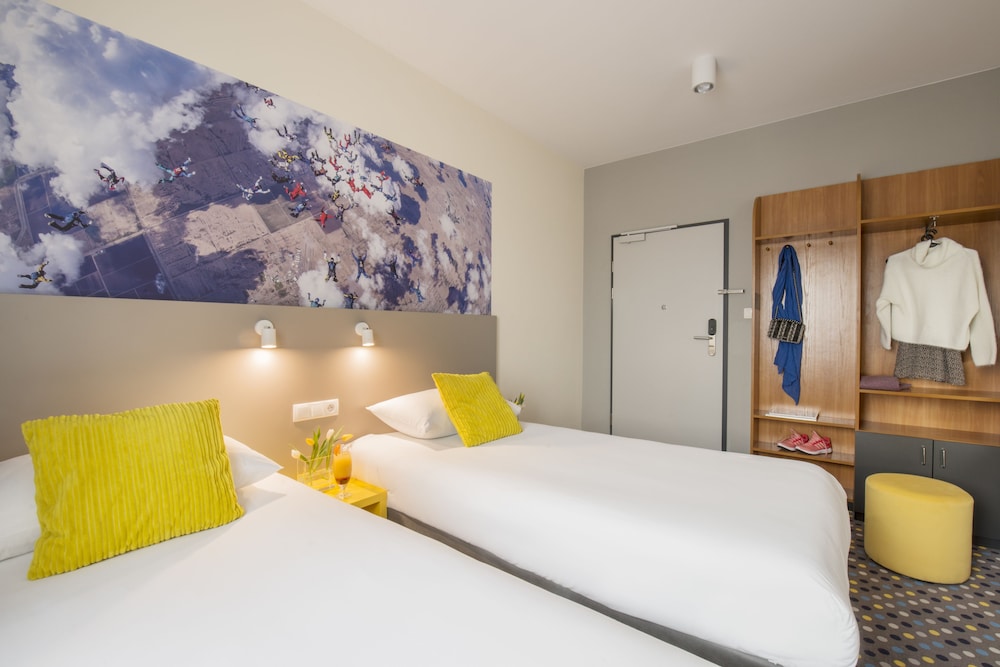 Habitación estándar con dos camas individuales del hotel Ibis Styles Warszawa West