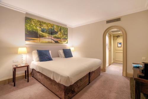 Habitación Doble Privilege del hotel Sunday Hotels Box Hill. Foto 1