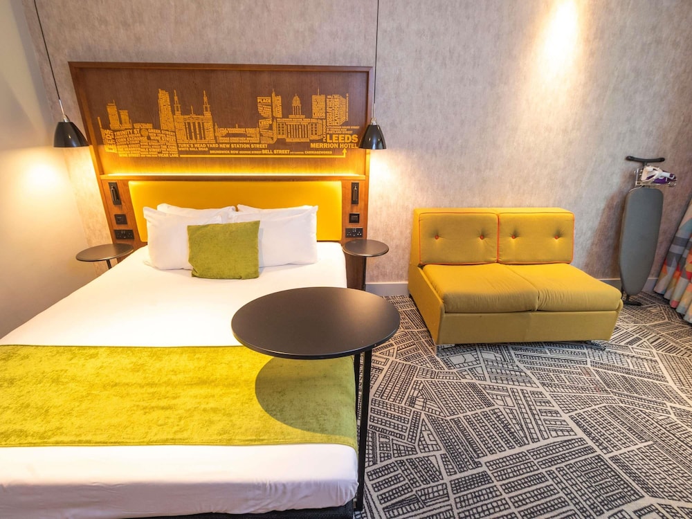 Habitación premium con cama doble y sofá - cama doble pequeño del hotel Ibis Styles Leeds City Centre Arena. Foto 5