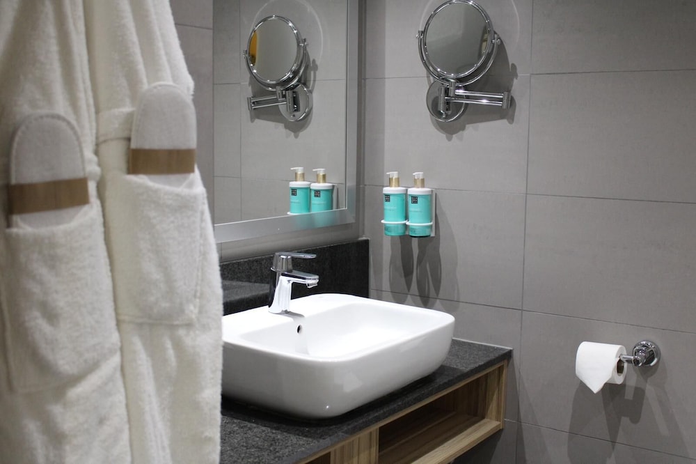 Habitación ejecutiva, 1 cama doble del hotel Novotel London Stansted Airport. Foto 4