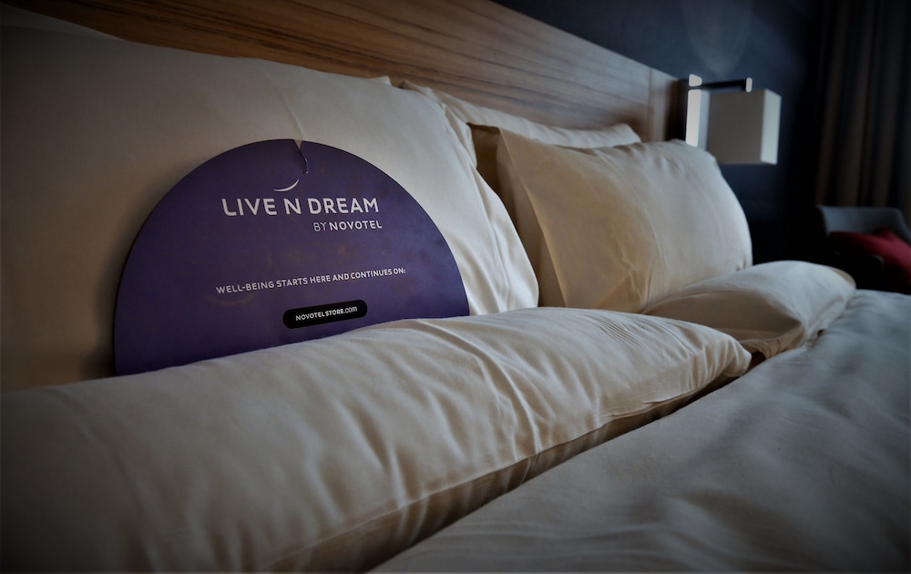 Habitación superior, 2 camas individuales del hotel Novotel London Stansted Airport. Foto 1