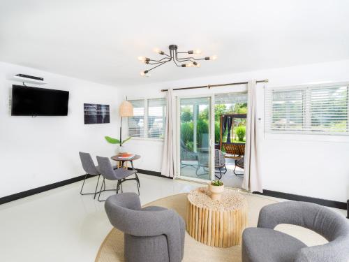 Alojamiento Grand Deluxe - 1 cama extragrande del hotel Aqua by American Beech. Foto 29