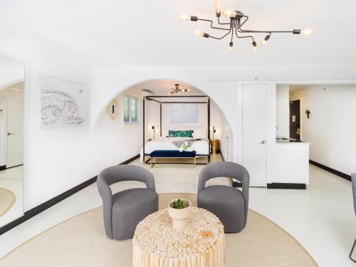 Alojamiento Grand Deluxe - 1 cama extragrande del hotel Aqua by American Beech. Foto 30