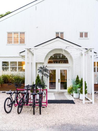 Suite Superior con cama extragrande del hotel Aqua by American Beech. Foto 23