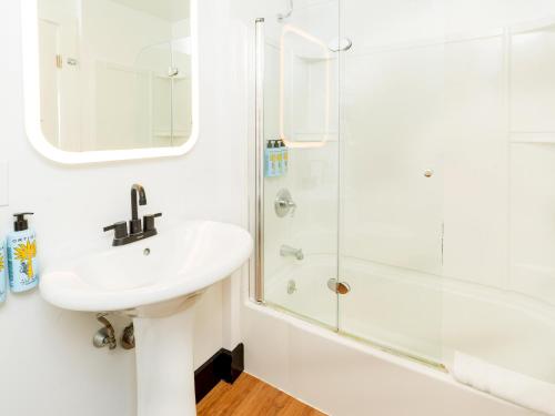 The Rooftop Suite del hotel Aqua by American Beech. Foto 26