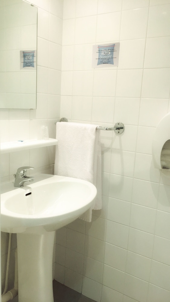 Habitación Familiar del hotel Ibis Budget Tours Centre Gare. Foto 4