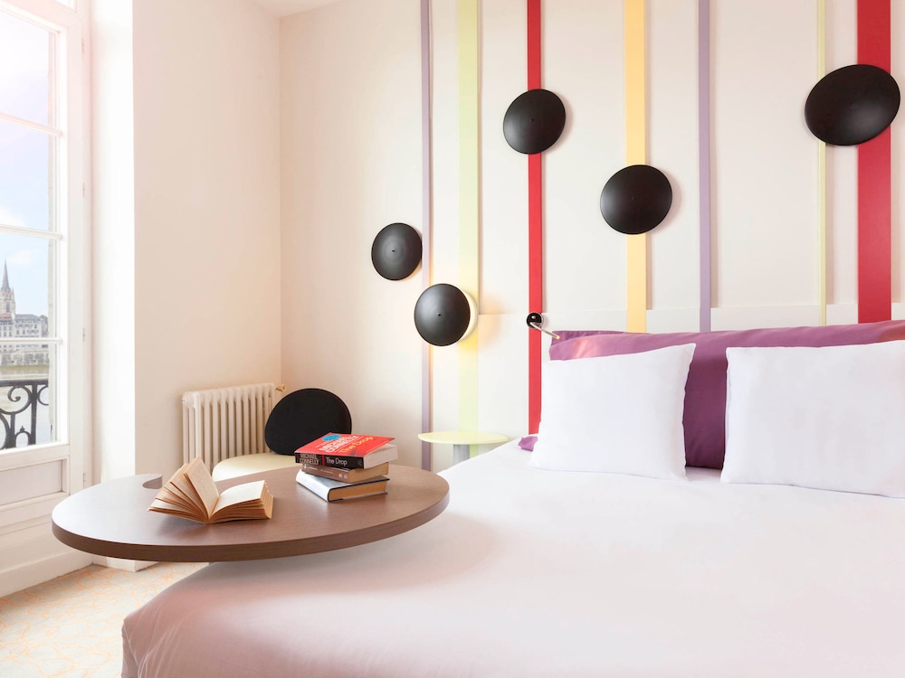 Habitación Estándar con 1 cama doble del hotel Ibis Styles Bayonne Centre Gare. Foto 1