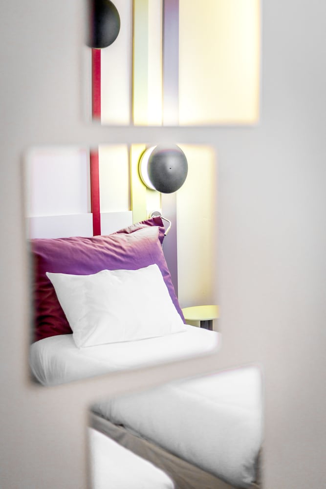 Habitación estándar con camas individuales del hotel Ibis Styles Bayonne Centre Gare. Foto 1