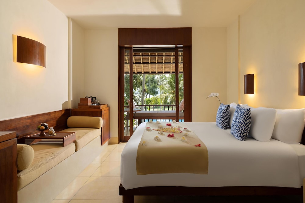 1 cama king, Deluxe del hotel Alila Manggis, Bali. Foto 1