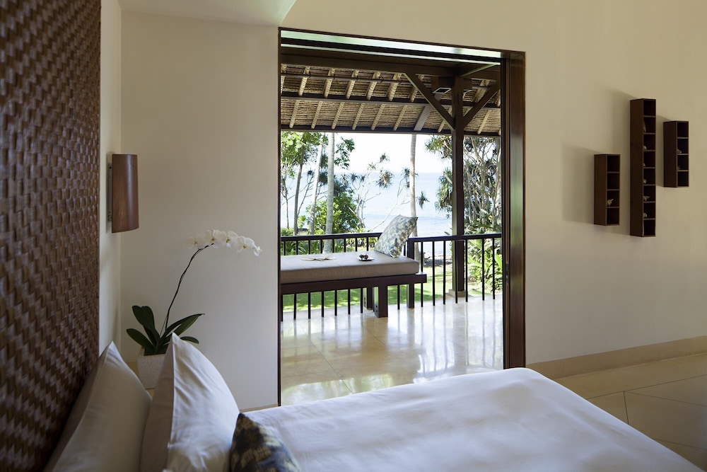 1 cama king, Deluxe del hotel Alila Manggis, Bali. Foto 2