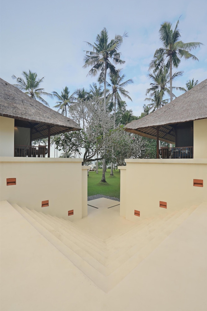 1 cama king, Deluxe del hotel Alila Manggis, Bali. Foto 7