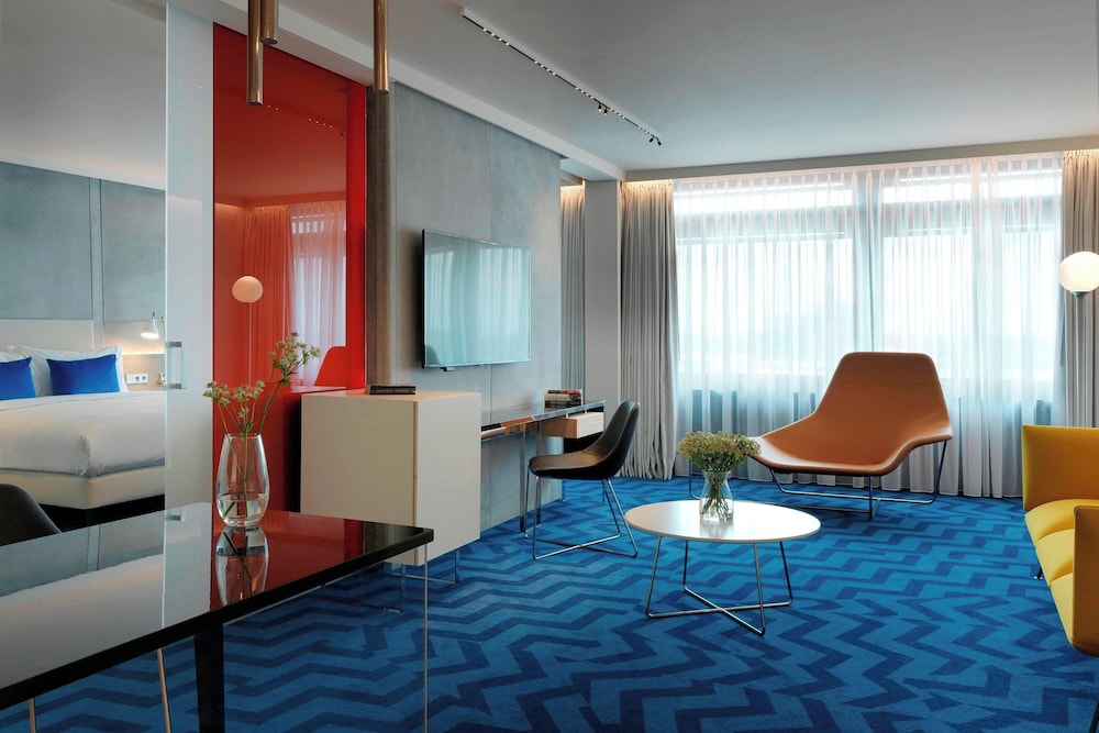 Suite, 1 habitación del hotel Renaissance Warsaw Airport , An Marriott International. Foto 2