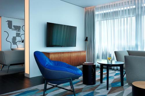 Suite Renaissance con 1 dormitorio, acceso al club lounge del hotel Renaissance Warsaw Airport , An Marriott International. Foto 5