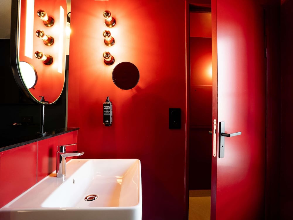 Suite (1 Double Bed and 1 Bunkable Sofa Bed) del hotel Ibis Styles Bourg En Bresse