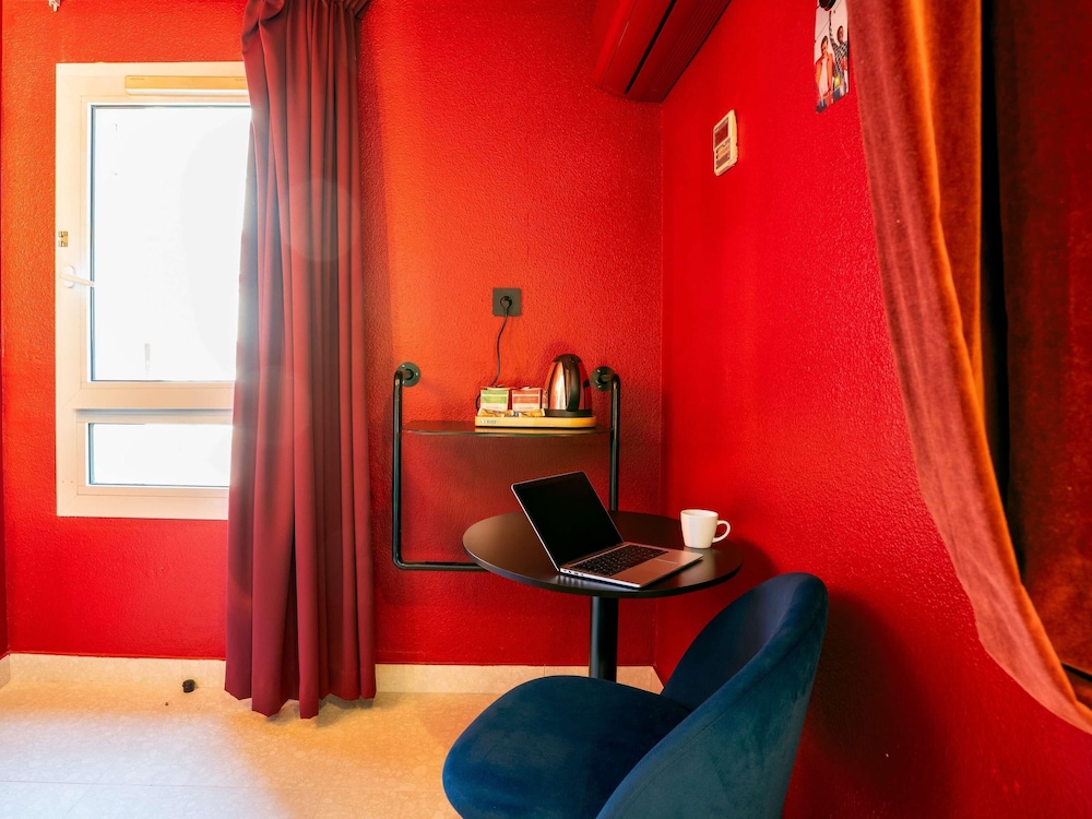 Habitación superior, 1 cama doble del hotel Ibis Styles Bourg En Bresse. Foto 2