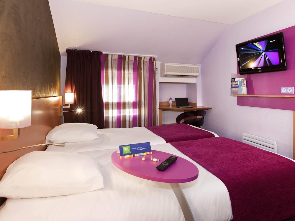 Suite (1 Double Bed and 1 Bunkable Sofa Bed) del hotel Ibis Styles Bourg En Bresse
