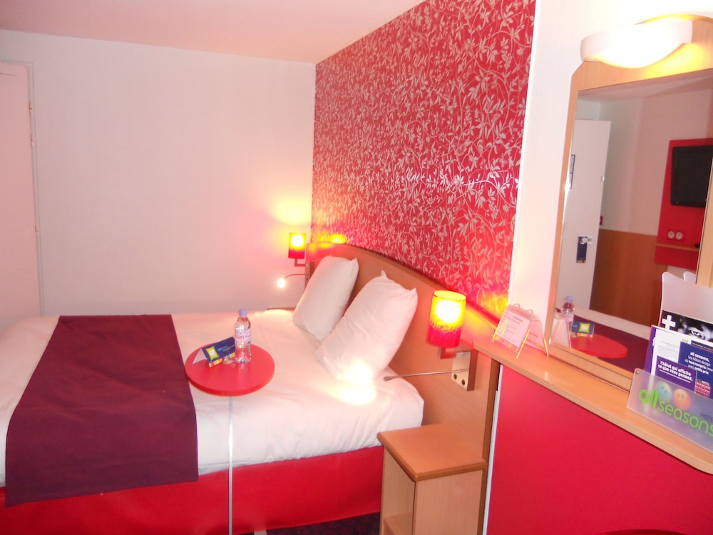 Habitación estándar, 2 camas individuales del hotel Ibis Styles Bourg En Bresse. Foto 1