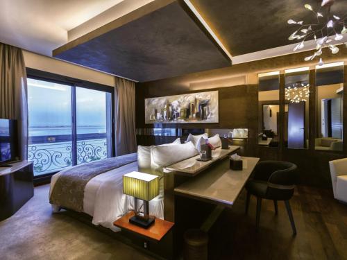 Suite Presidencial con vistas al lago del hotel Mövenpick Du Lac Tunis